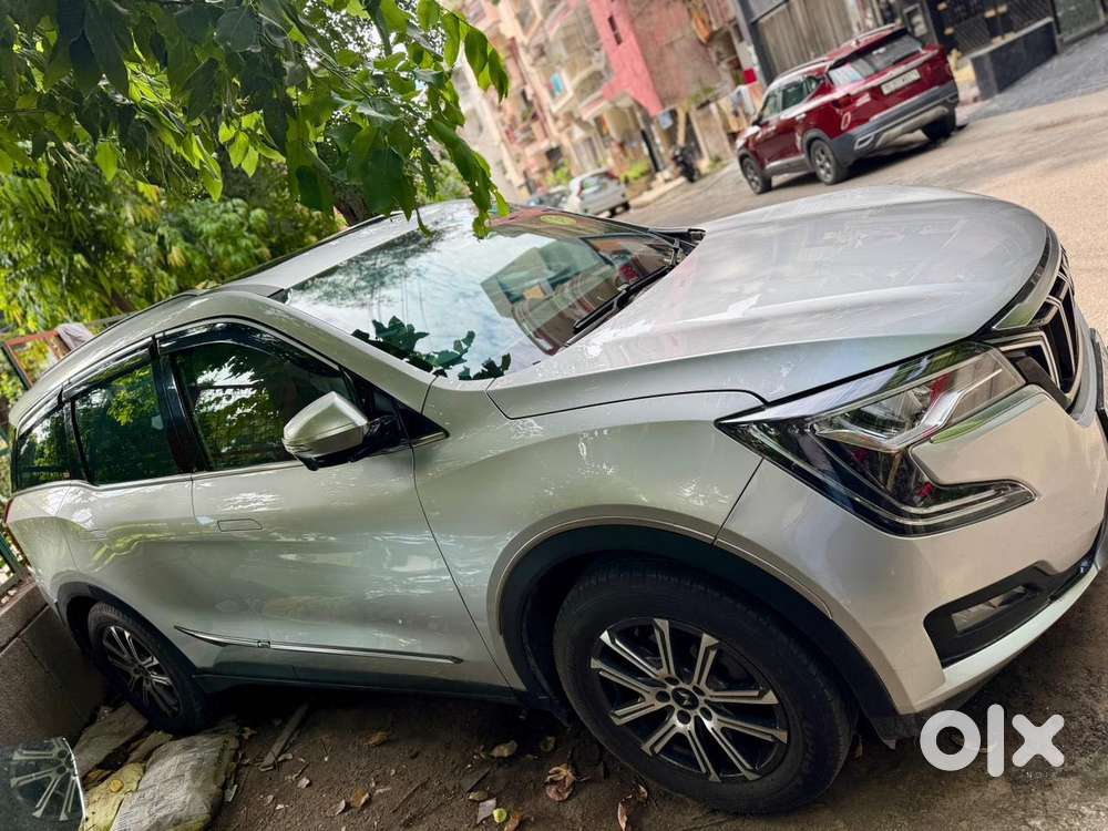 Mahindra Xuv700 2.0 Ax 7 Petrol At Str, 2024, Petrol
