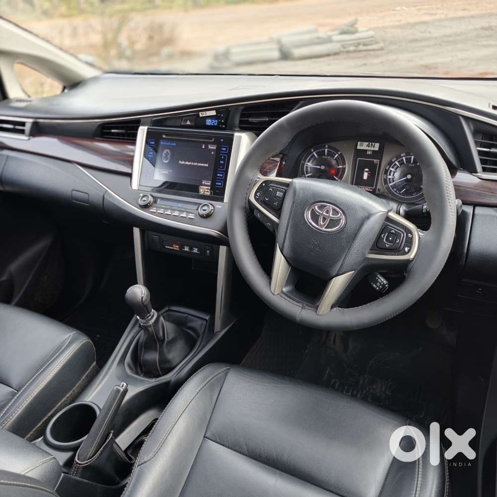 Toyota Innova Crysta 2001 Diesel Well Maintained