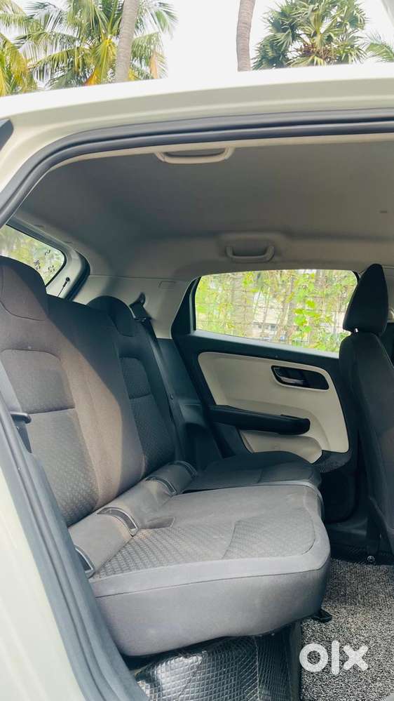 Tata Altroz 1.2 Xt, 2023, Petrol