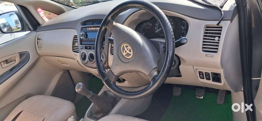 Toyota Innova 2.5 G (diesel) 8 Seater, 2010, Diesel