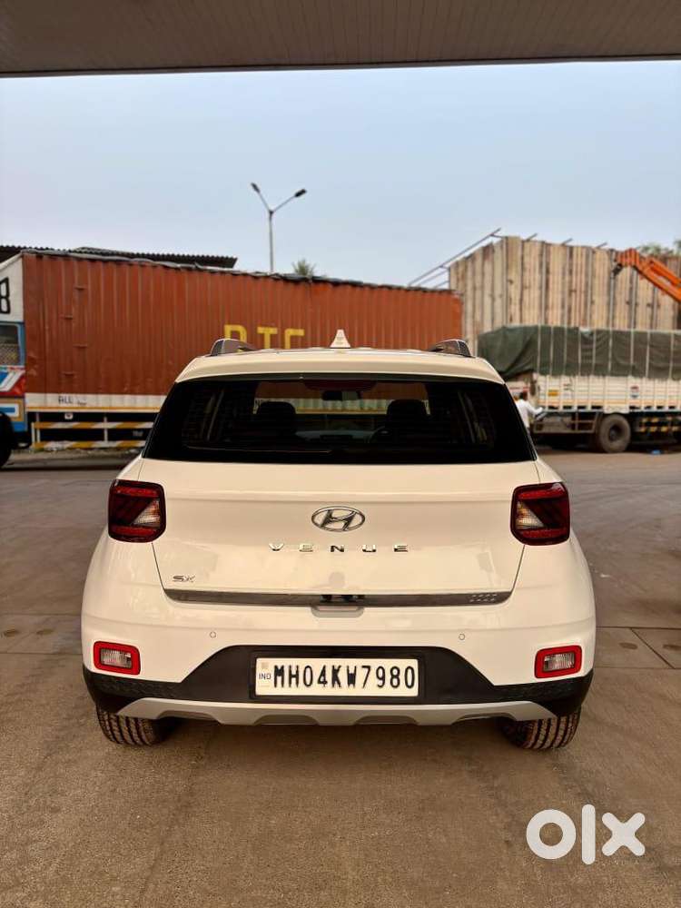 Hyundai Venue 2021 Diesel Well Maintained