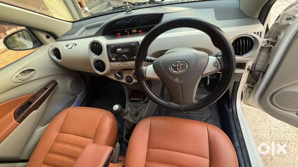 Toyota Etios Liva V- Manual 2013