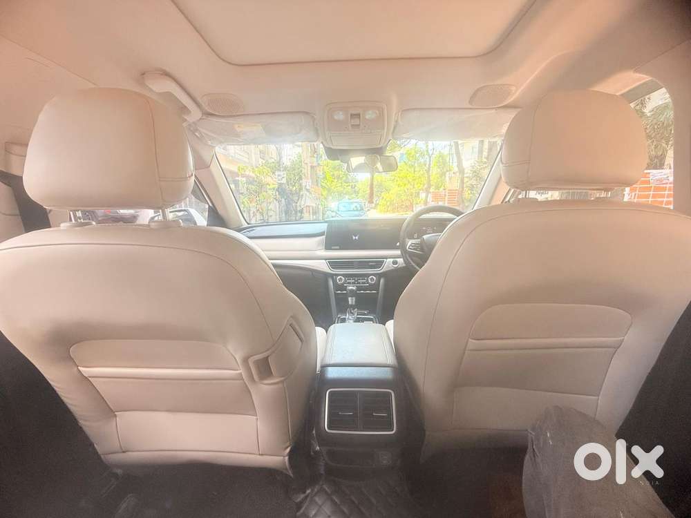 Mahindra Xuv700 2.2 Ax 7 Diesel At Luxury Pack Str, 2023, Diesel