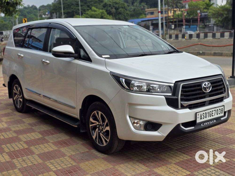 Toyota Innova Crysta 2.4 G Plus Mt 8 Str, 2025, Diesel