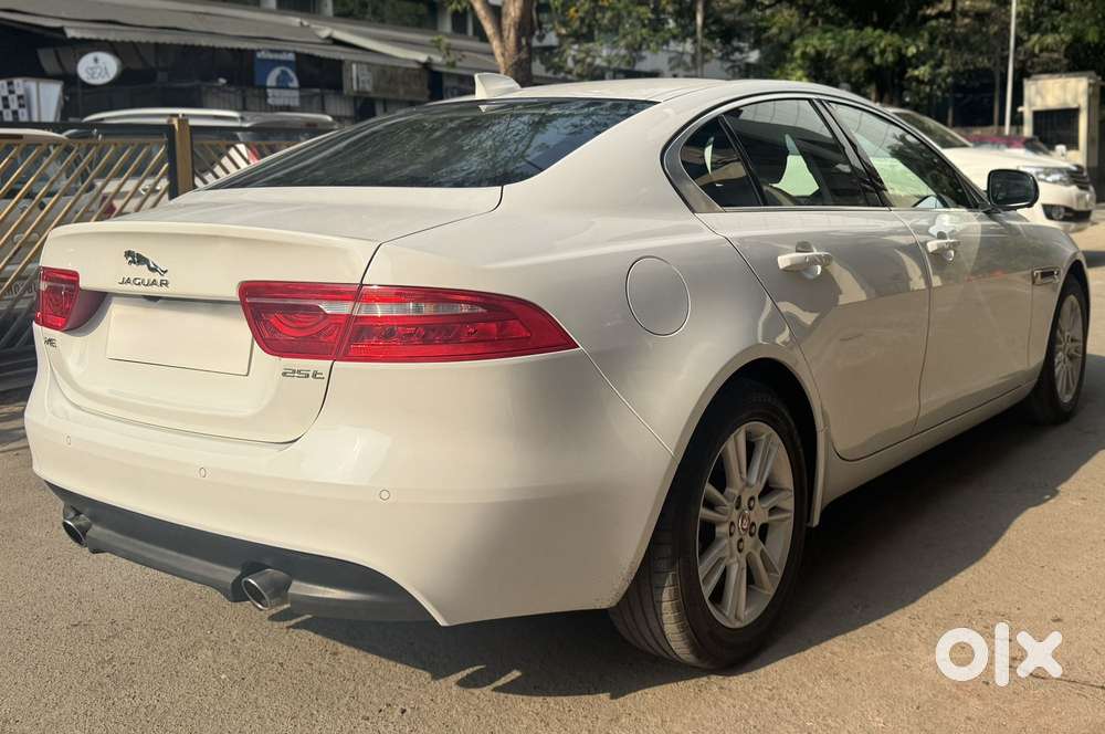 Jaguar Xe Portfolio, 2019, Petrol