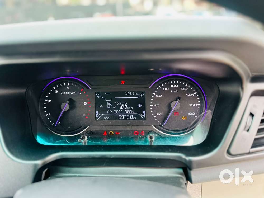 Mahindra Marazzo M4, 2019, Diesel