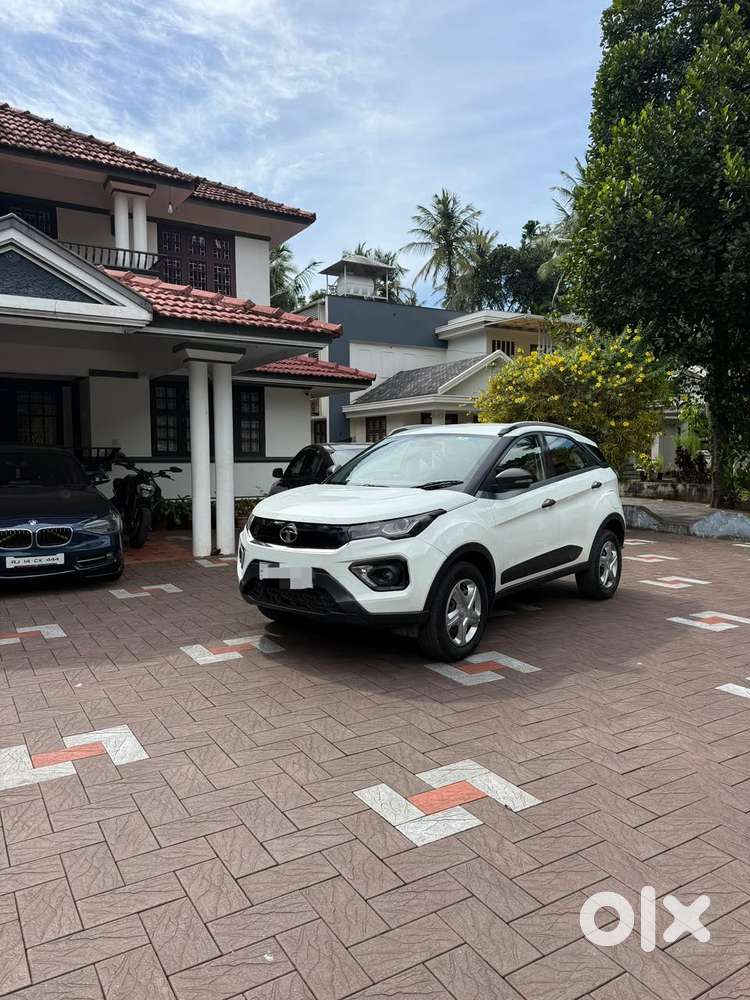Tata Nexon 1.2 Revotron Xma Amt (s), 2020, Diesel
