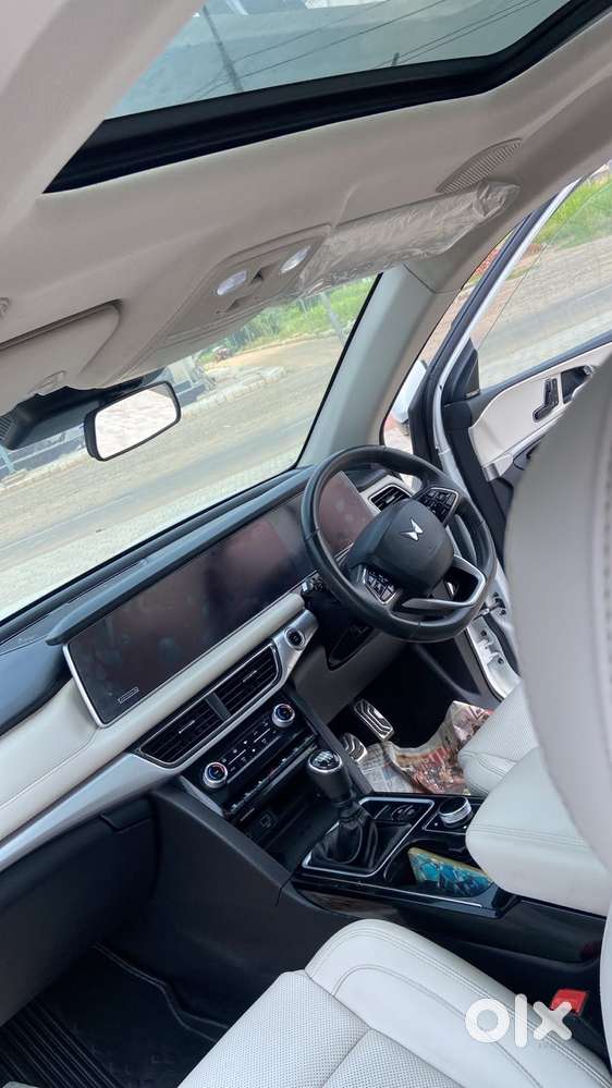 Mahindra Xuv700 2.2 Ax 7 Diesel Mt Luxury Pack Str, 2024, Diesel