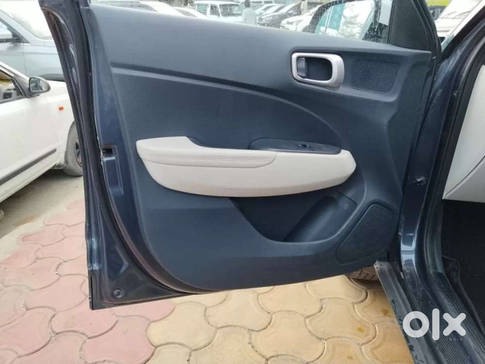 Hyundai Venue Sx (o) Mt 1.0 Turbo Dual Tone, 2020, Petrol