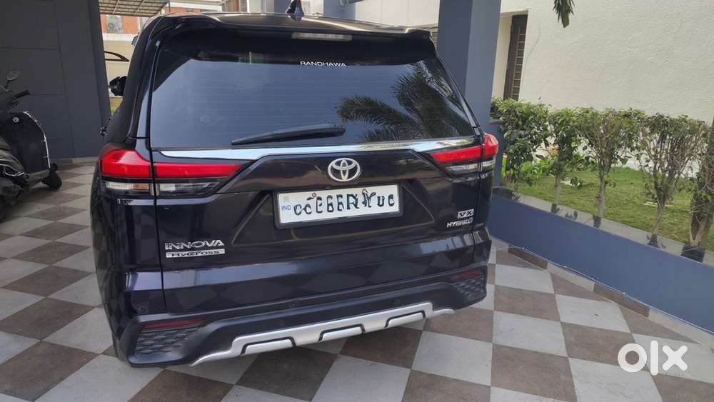 Toyota Innova Hycross 2023 Hybrid Well Maintained