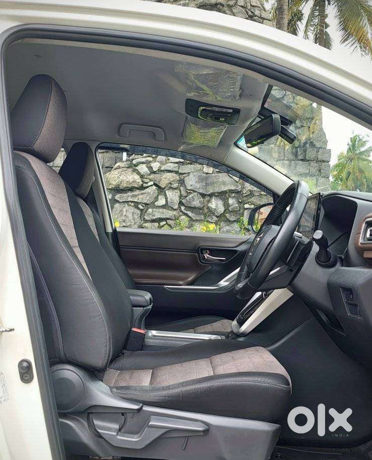 Toyota Innova Hycross 2.0 Vx Hybrid 8 Str, 2023, Petrol