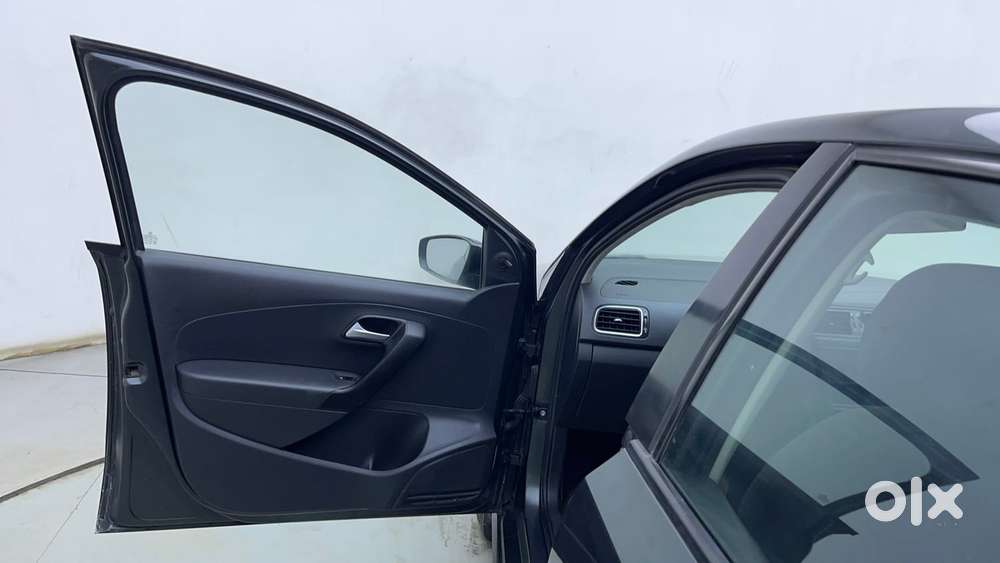 Volkswagen Polo Petrol Trendline 1.2l, 2015, Petrol