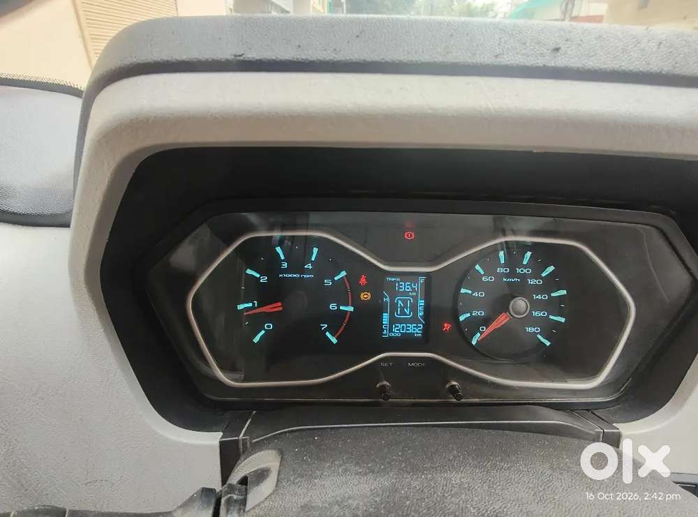 Mahindra Scorpio 2.2 S10 Diesel 2015