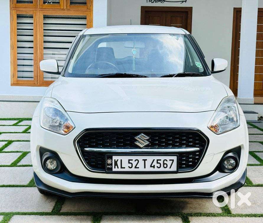 Maruti Suzuki Swift Vxi + Manual, 2022, Petrol