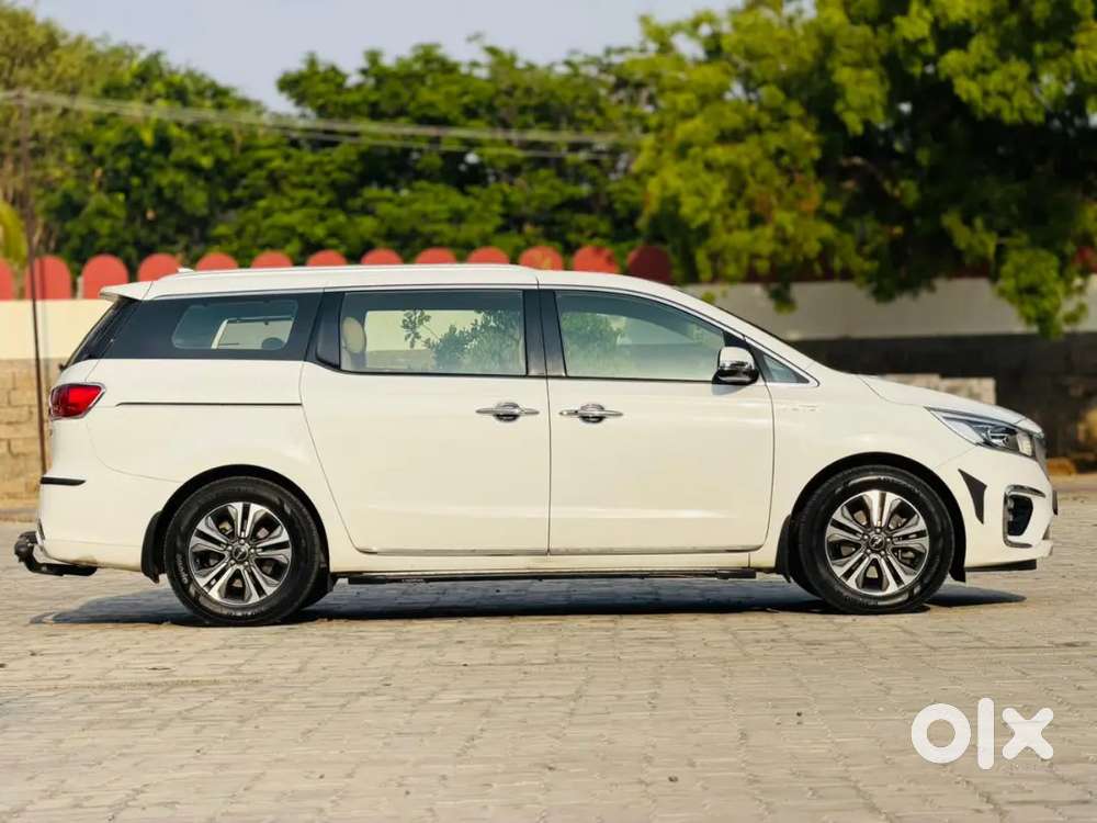 Kia Carnival Limousine 2022 Diesel Just 32000 Km Driven