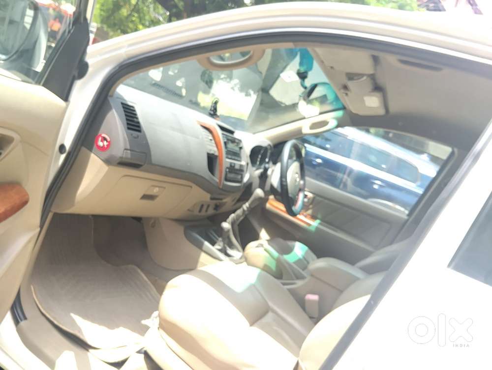 Toyota Fortuner 4x4 Manual Limited Edition, 2011, Diesel