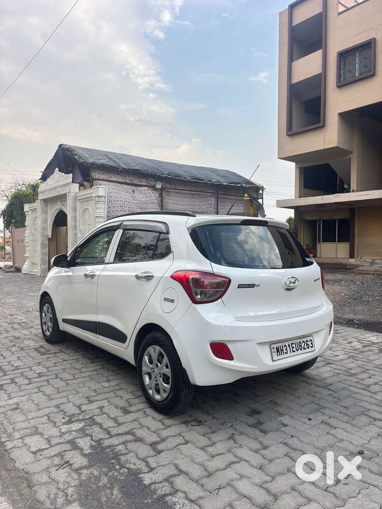 Hyundai Grand I10 Sportz, 2016, Petrol