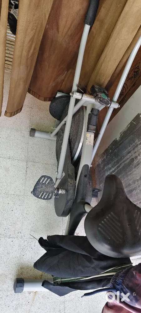 Gym cycle bilkul good condition mein hai