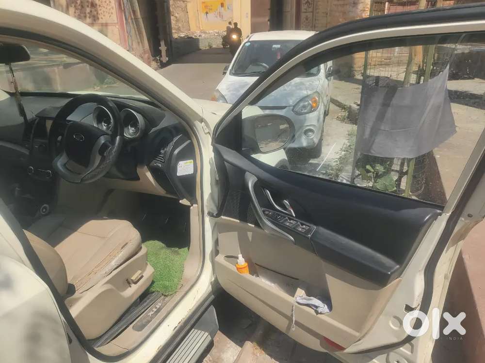 Mahindra Xuv500 2016 Diesel 90000 Km Driven