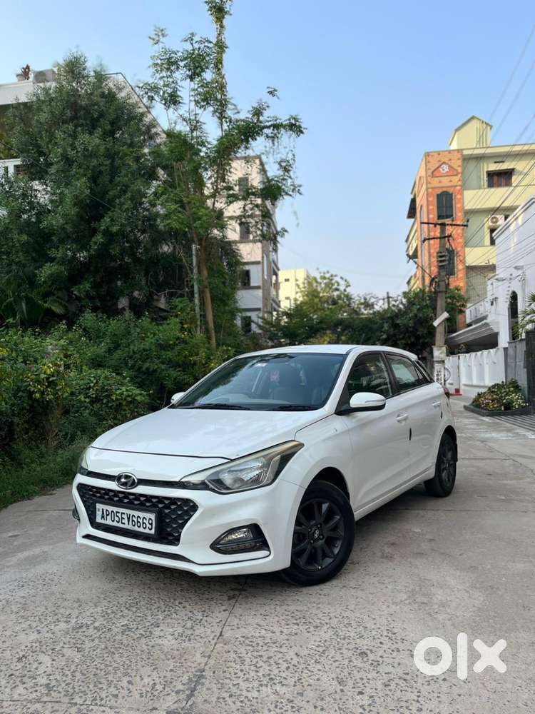 Hyundai I20 Sportz 1.4 At Vtvt, 2018, Petrol