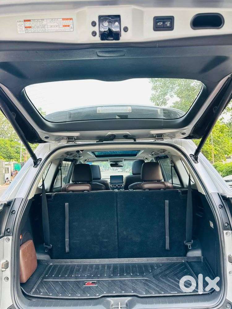 Toyota Innova Hycross 2.0 Zx Hybrid 7 Str, 2023, Petrol