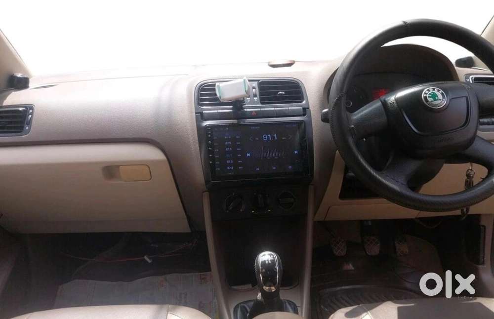 Skoda Rapid Ambition 2012 Petrol Manual