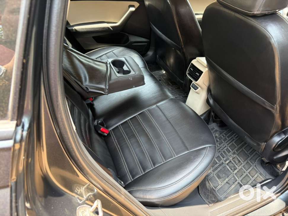 Skoda Slavia Ambition 1.0l Tsi At, 2023, Petrol