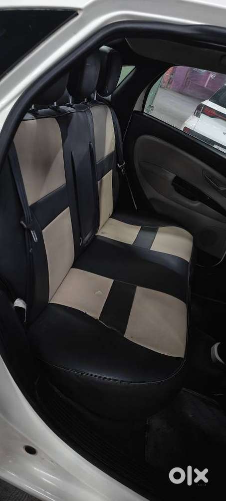 Fiat Linea Emotion Pk 1.4, 2010, Petrol