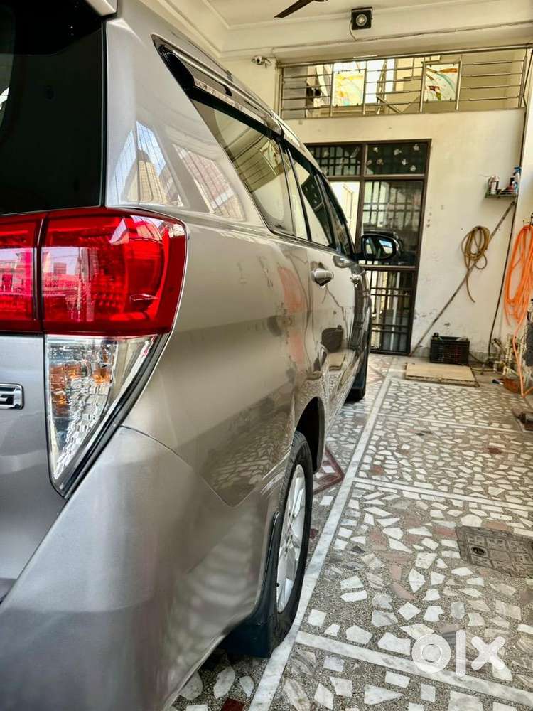 Toyota Innova Crysta 2016 Diesel Well Maintained