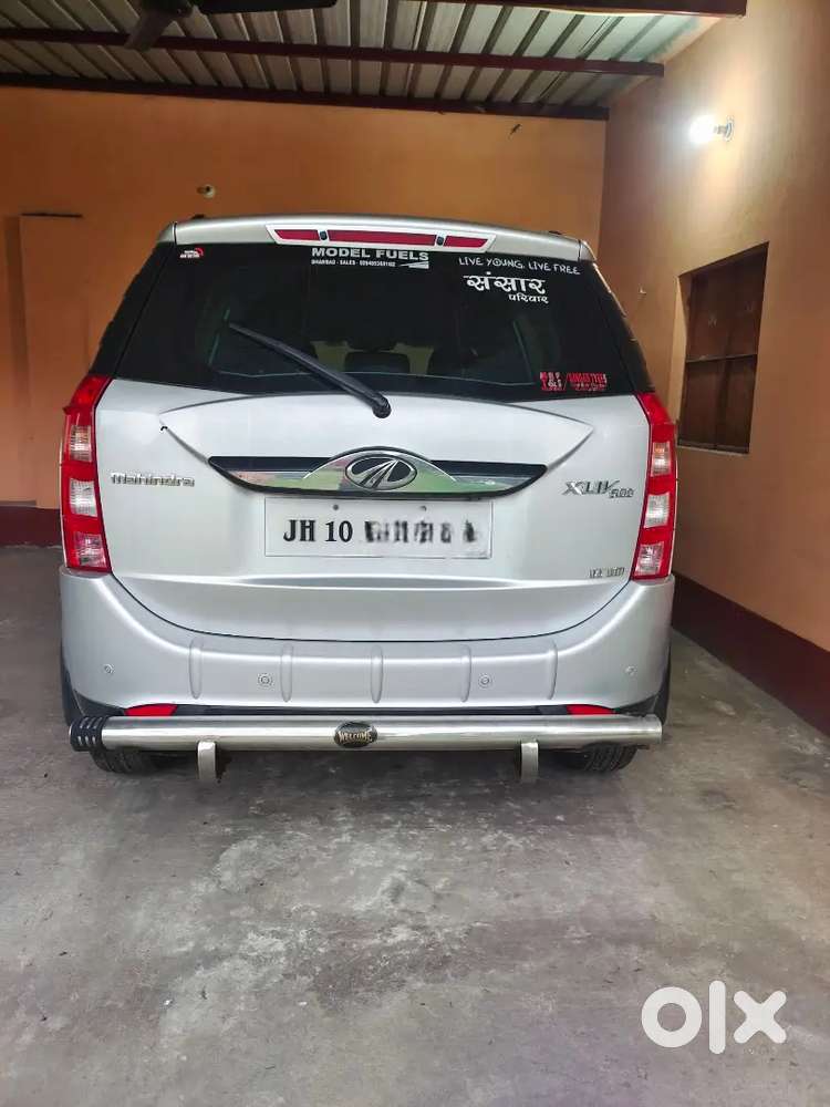 Mahindra Xuv500 W10 (top Model)  2016  Sunroof  Excellent Condition