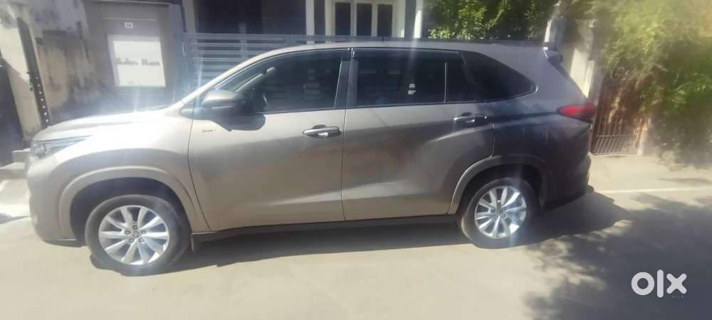 Toyota Innova Hycross 2.0 Vx Hybrid 8 Str, 2025, Petrol