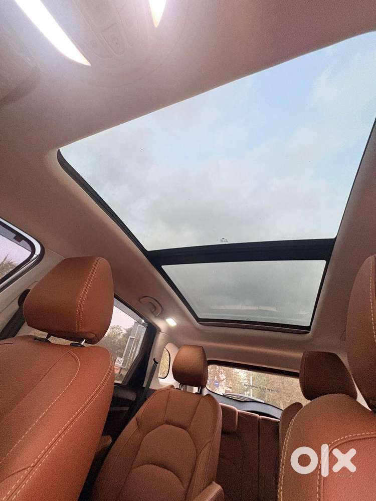 Mg Hector Plus 2022 Diesel 11800 Km Driven
