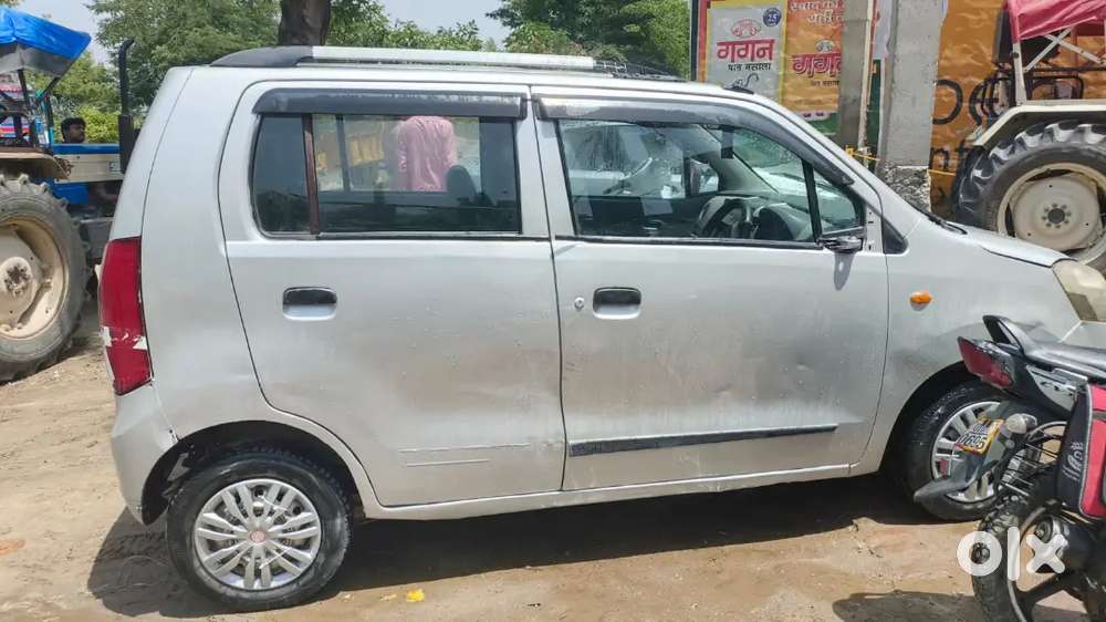 Gadi Achi Hai Side Paint Hai Beema Nhi Hai