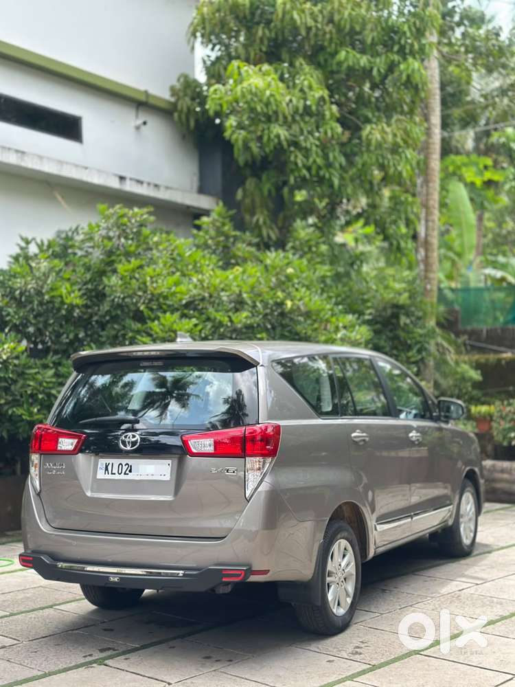 Toyota Innova Crysta 2.4 G Plus Mt 7 Str, 2024, Diesel