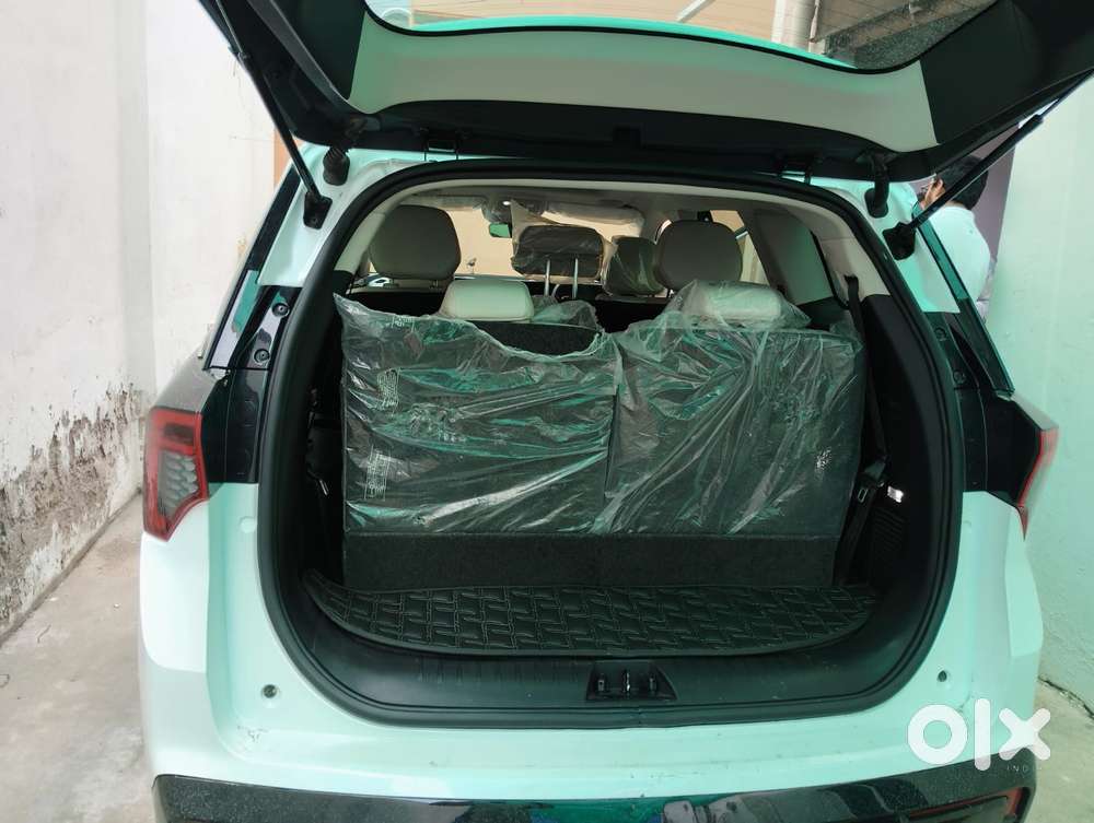 Mahindra Xev9s Others, 2026, Electric