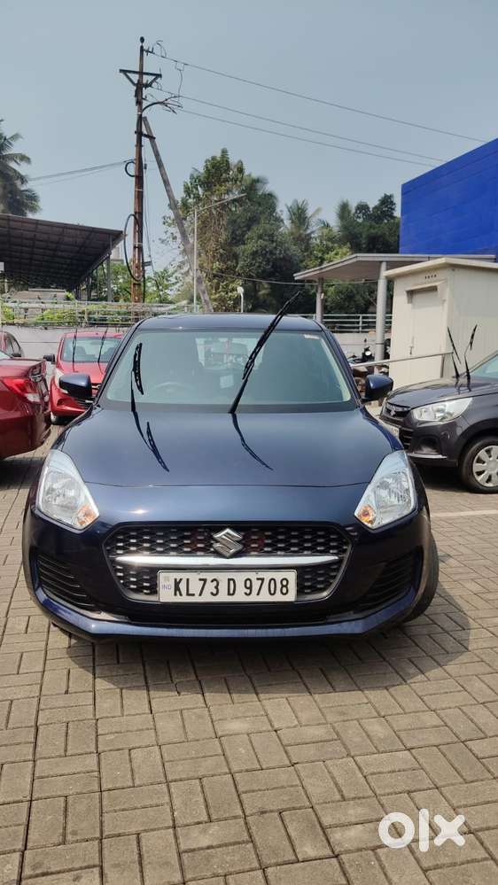 Maruti Suzuki Swift Vxi + Manual, 2022, Petrol