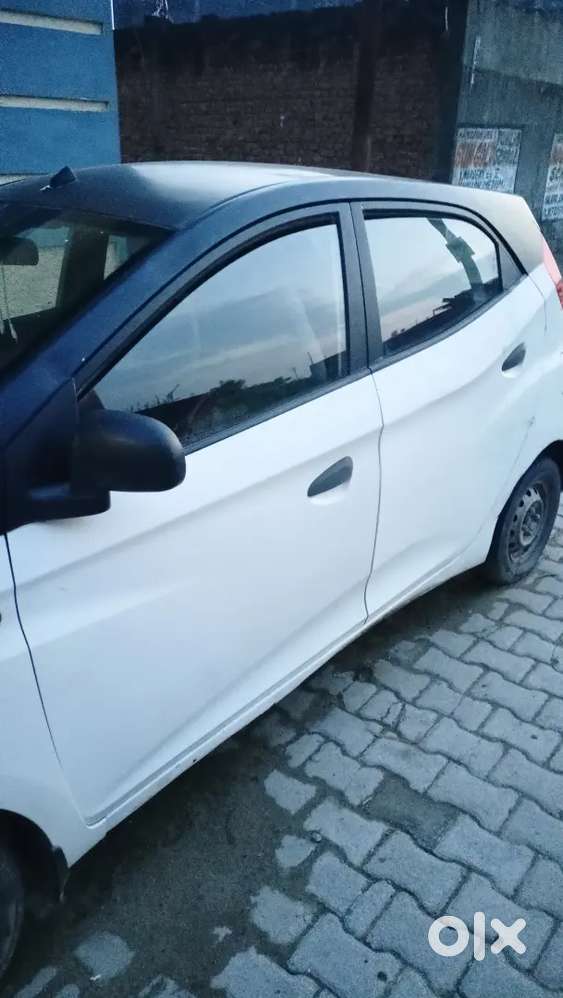 Hyundai Eon 2013 Lpg 126125 Km Driven