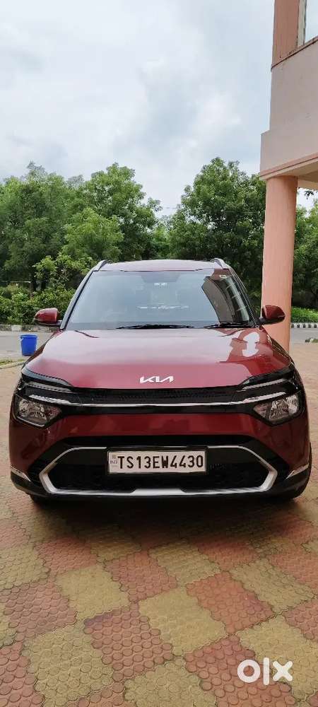 Kia Carens 2022 Petrol Well Maintained, 9500kms Driven, Used By Doctor