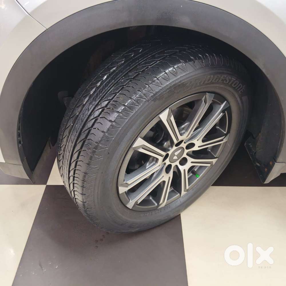 Mahindra Xuv700 2.0 Ax 7 Petrol At Luxury Pack Str, 2023, Petrol