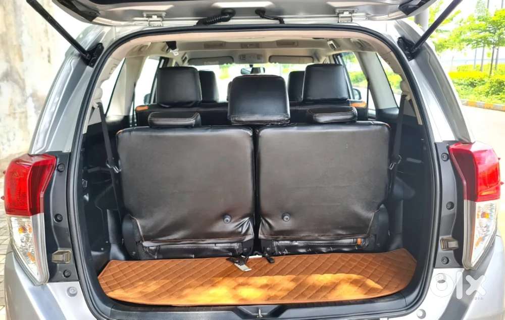 Toyota Innova Crysta [2020-ongoing] 2.4 Gx 8 Str, 2017, Diesel