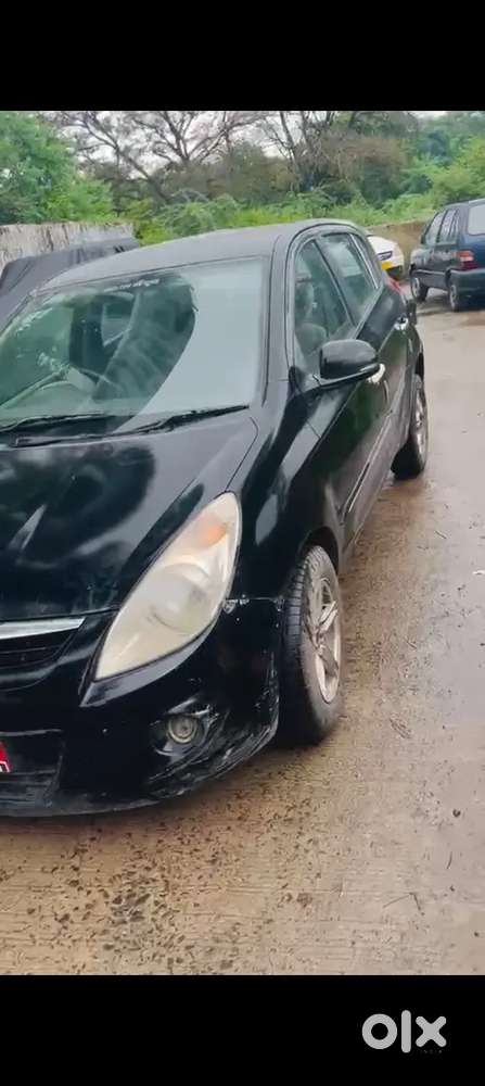 Hyundai I20 Sportz Diesel Smooth Engine New Battry Alloy Wheels Music