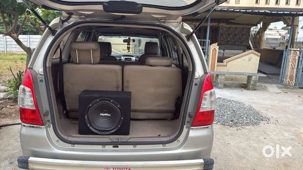 Toyota Innova 2.5 V 7 Str On Case Car