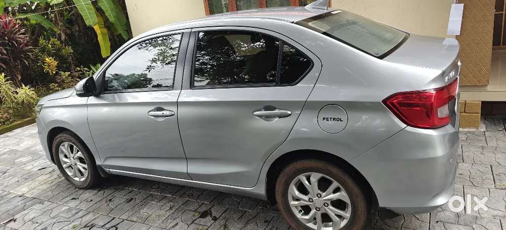 Honda Amaze Vx Mt Petrol: Urgent Sale
