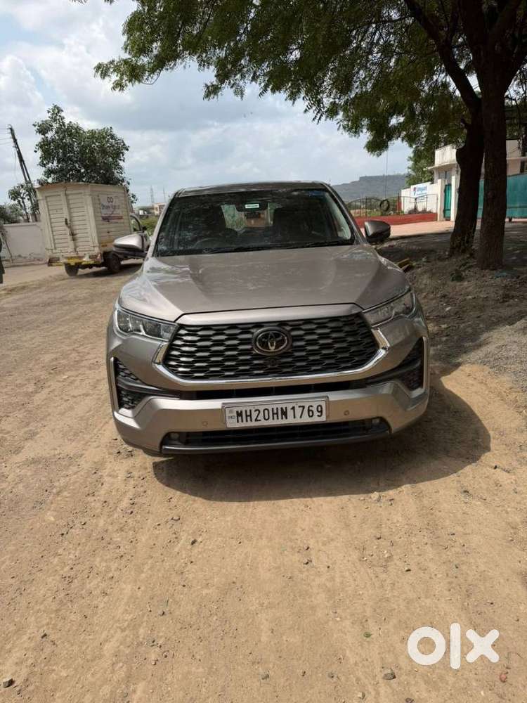 Toyota Innova Hycross 2.0 Zx (o) Hybrid 7 Str, 2025, Petrol