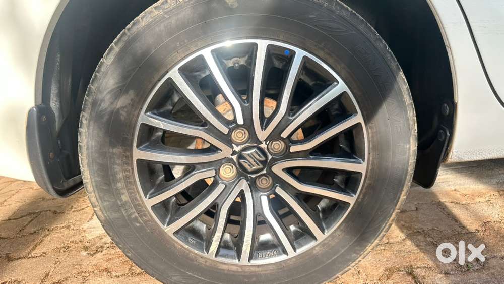 Maruti Suzuki Dzire 2018 Amt Vxi With Alloy Wheels