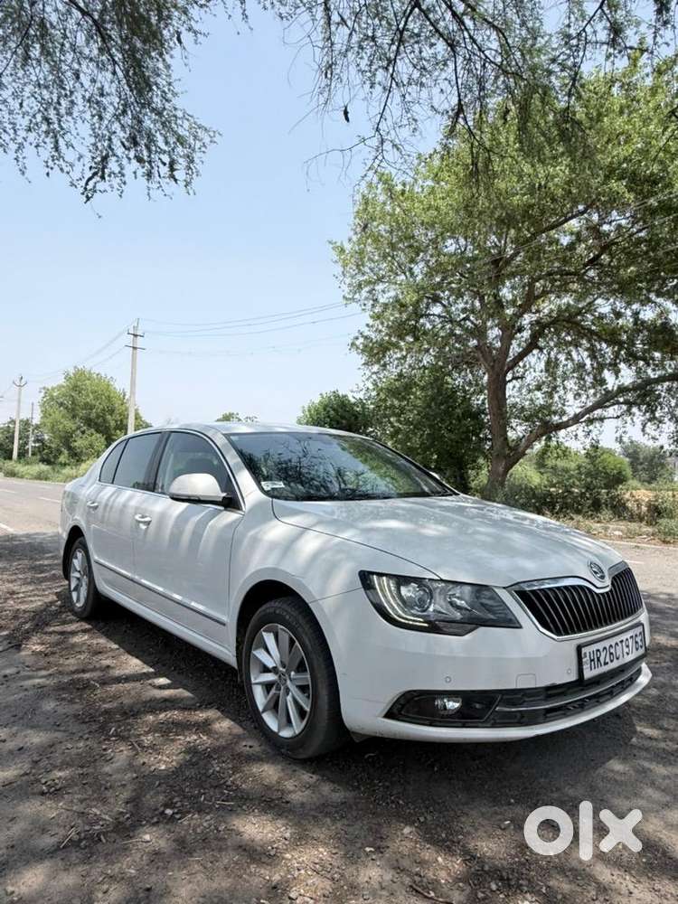 Skoda Superb 2015 Petrol Well Maintained