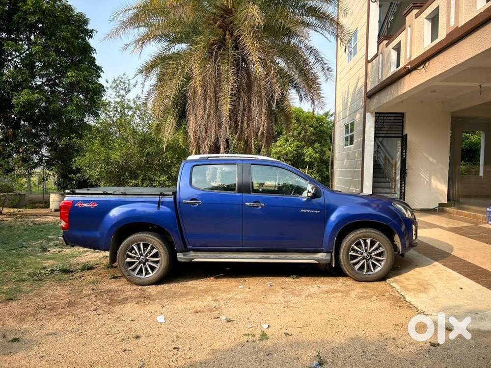 Isuzu V Cross Automatic  2019