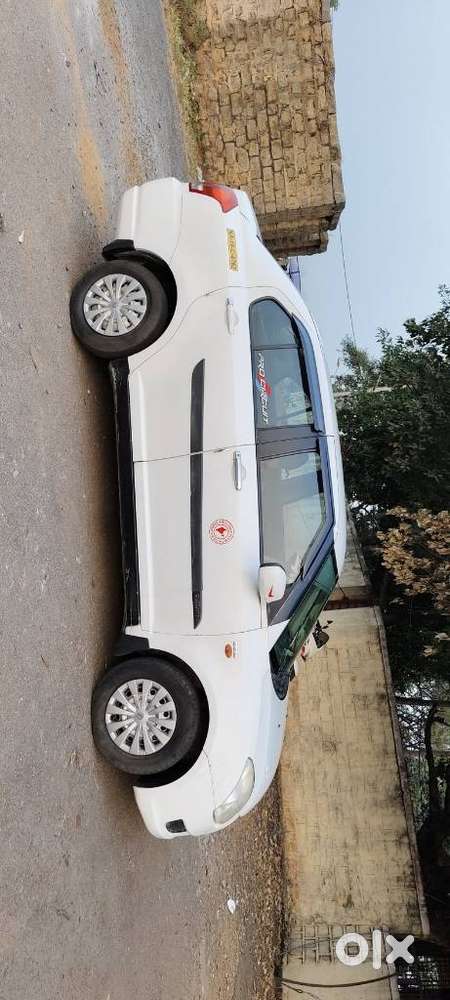 Maruti Suzuki Swift Dzire Tour Ldi, 2016, Diesel