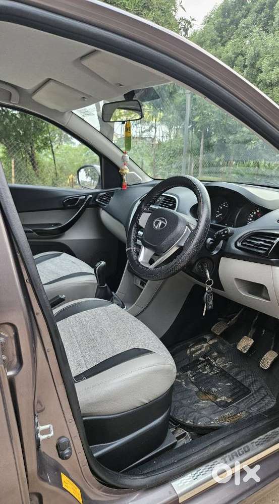 Tata Tiago 1.2 Revotron Xt (o), 2017, Petrol