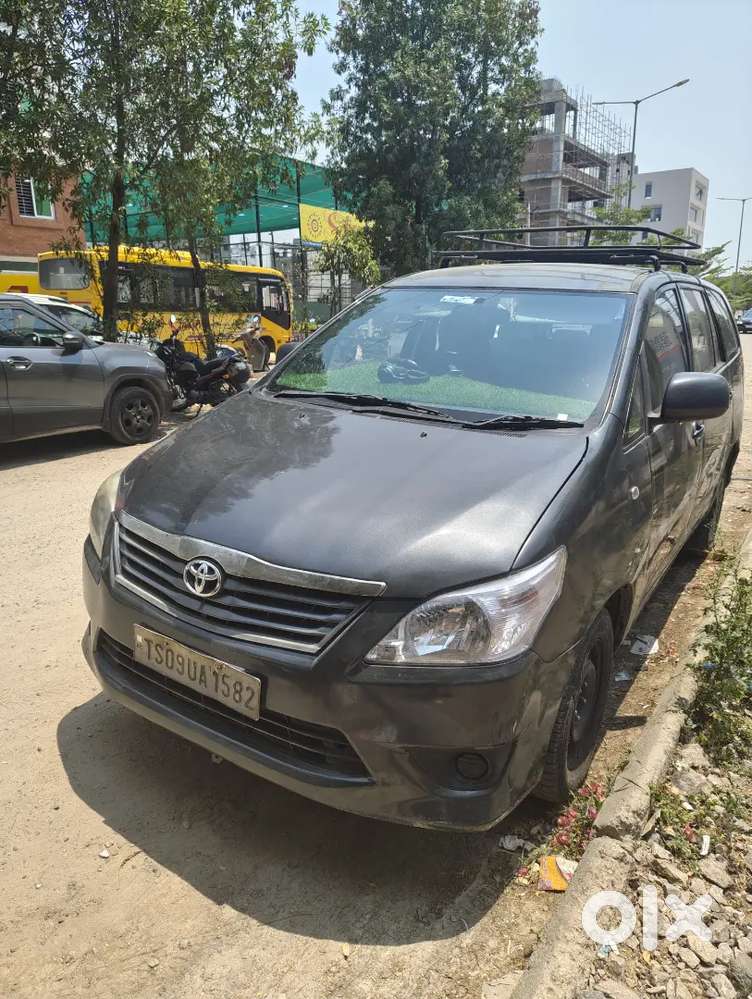 Toyota Innova 2015